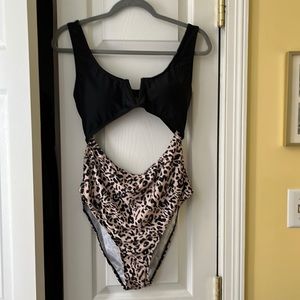 SHEIN XL black & leopard print Bathing suit. Brand new in package.